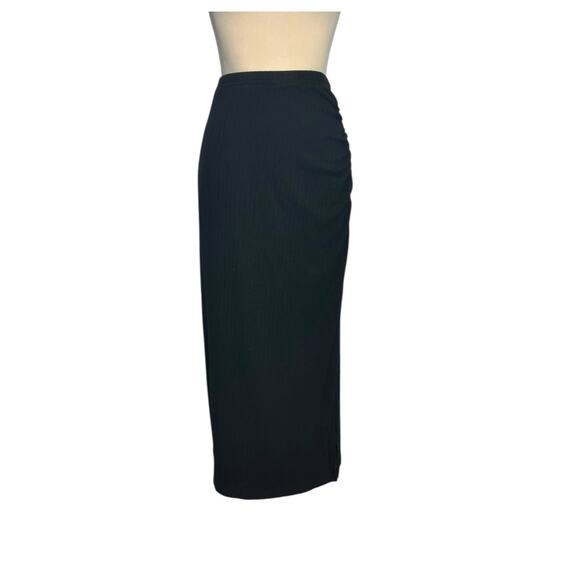 Black ribbed pull on skirt size Large - Picture 2 of 13
